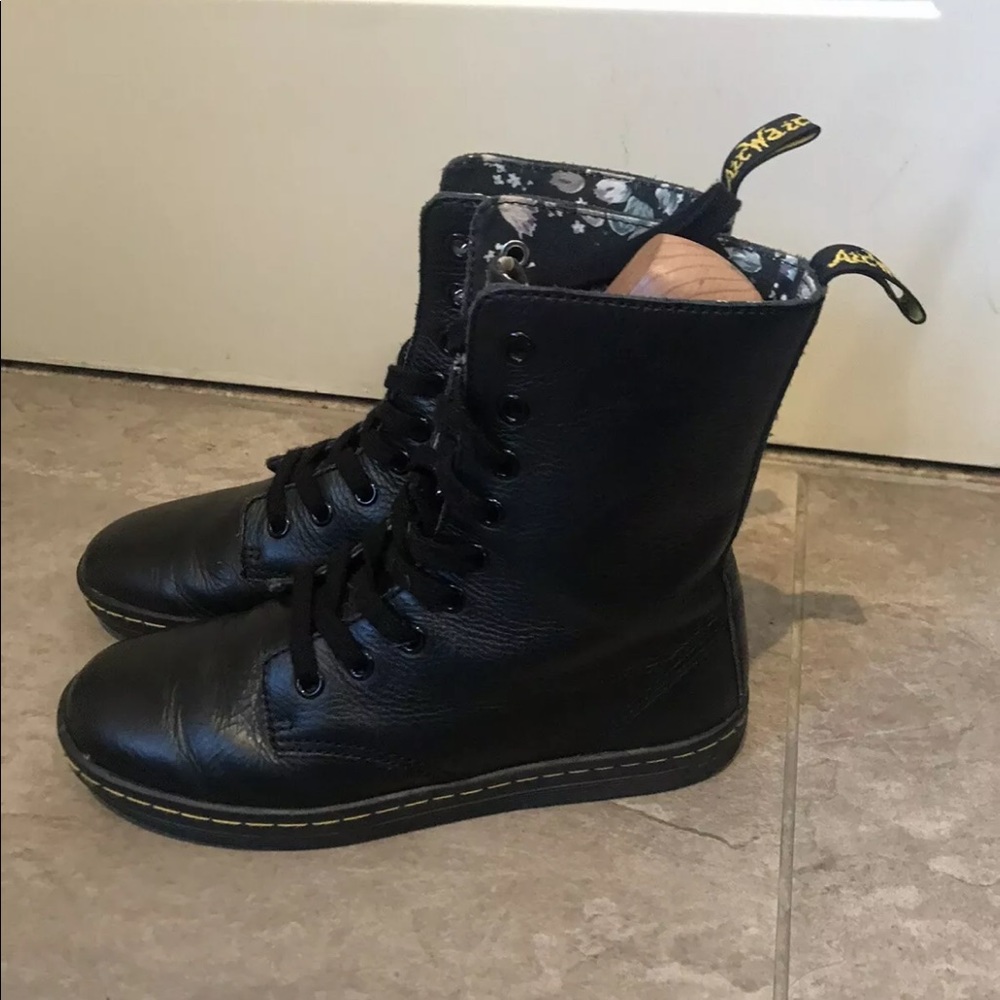 Dr. Martens Stratford Black Floral Boot US 6